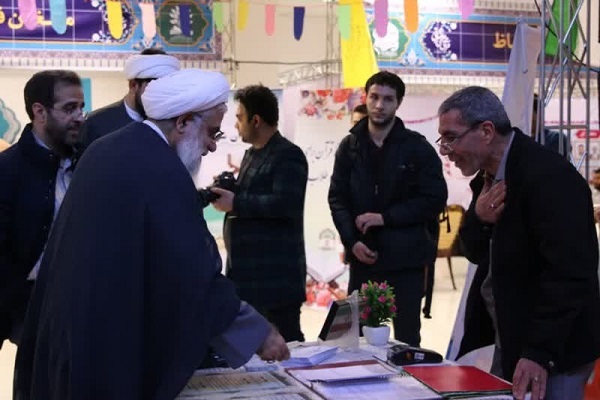 برگزاری نمایشگاه دستاوردهای طلاب مدرسه علمیه دارالسلام + عکس
