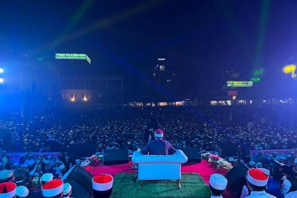 استقبال بی‌نظیر از قاری مصری در بنگلادش+ عکس