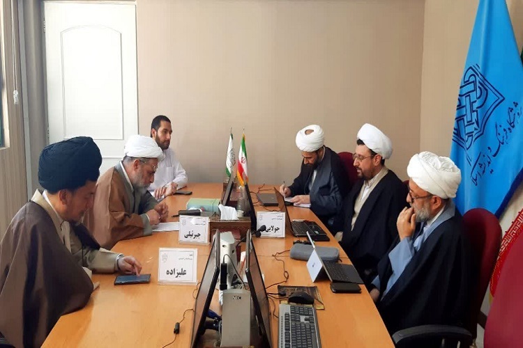 ارسال/ پورامینی: مفاهیم دینی در بافت موقعیتی معنا شوند/ علیزاده: قرآن استثنا است