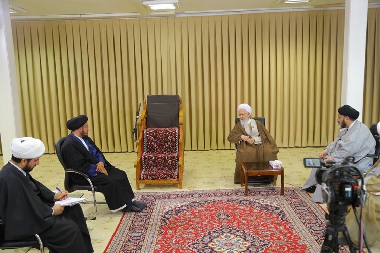 ارسال/ حرف اول را در حوزه باید قرآن کریم بزند