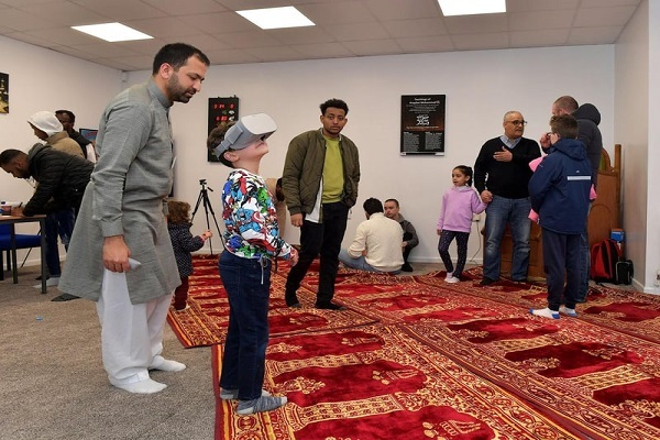 مرکز اسلامی شهر دری و برگزاری مراسم درهای باز