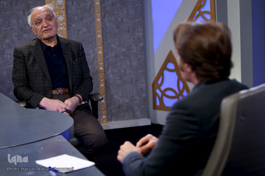 ایجاد فرهنگ نقد و نقدپذیری در گرو اراده حاکمیت است + فیلم