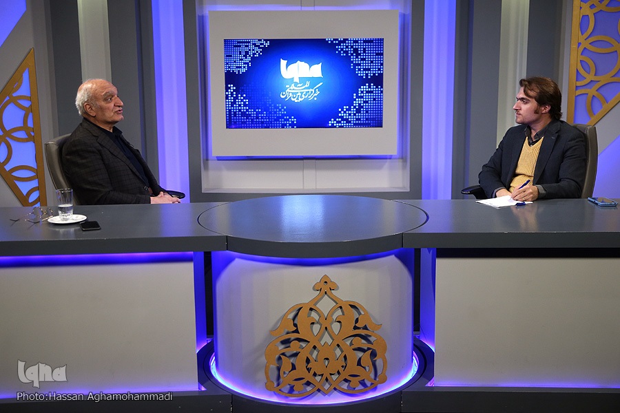 مردم از سیستم آموزشی جلوترند/ توسعه بدون آزادی بیان محقق نمی‌شود +‌ فیلم