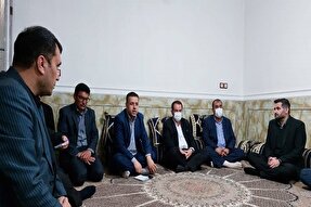 دیدار استاندار کهگیلویه‌وبویراحمد با خانواده شهید «خانقلی رحیمی»