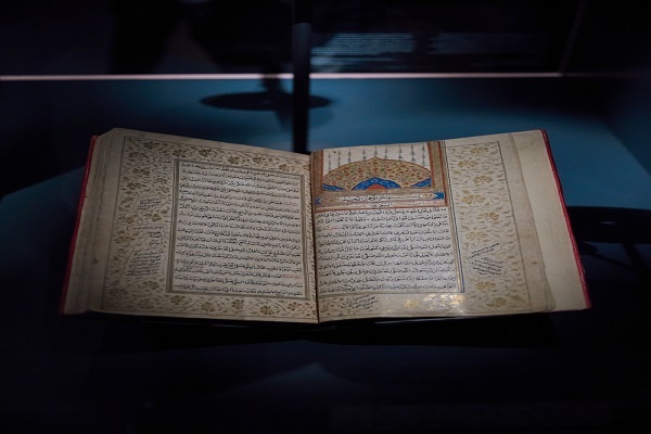 عرضه آثار منحصربه‌فرد اسلامی از ازبکستان در نمایشگاه دوسالانه هنر اسلامی+عکس