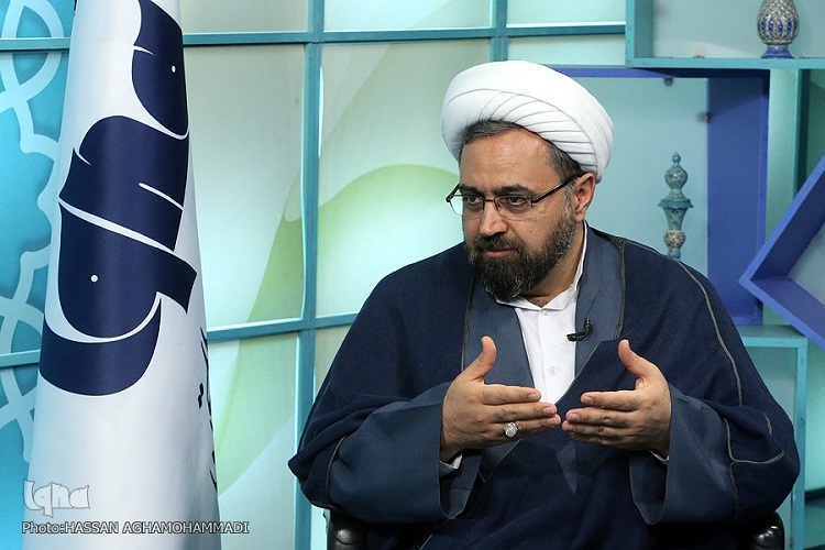 حجت&zwnj;الاسلام و المسلمین ارزانی، رئیس ستاد هماهنگی کانون&zwnj;های فرهنگی هنری مساجد کشور