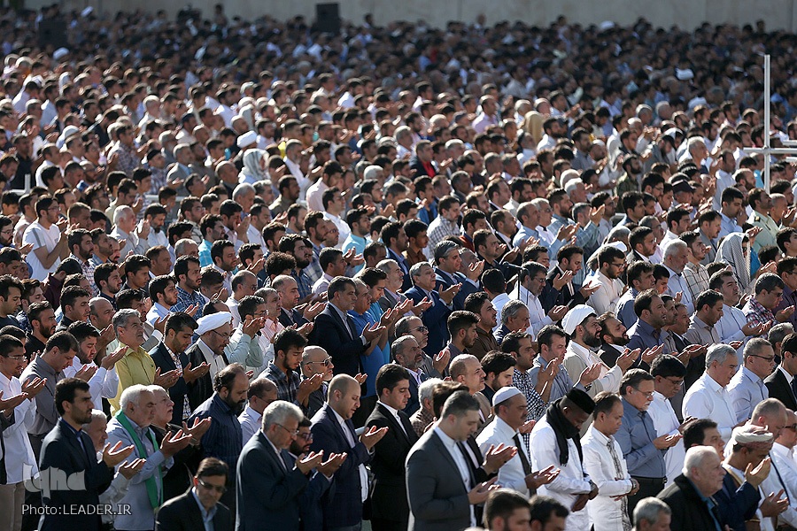 پایان ماه مهمانی خدا با اقامه نمازی زیر آسمان+ اعمال عید فطر پایان ماه مهمانی خدا با اقامه نمازی زیر آسمان+ اعمال عید فطر
