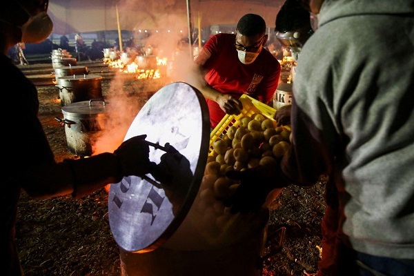 توزیع غذا در بین نیازمندان کیپ&zwnj;تاون به مناسبت عید فطر+ تصاویر