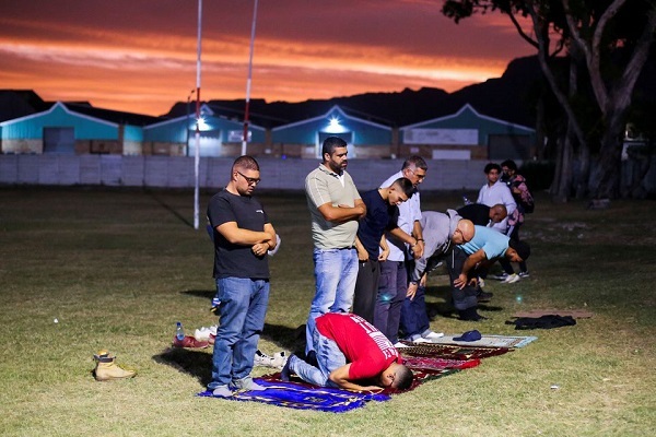 توزیع غذا در بین نیازمندان کیپ&zwnj;تاون به مناسبت عید فطر+ تصاویر