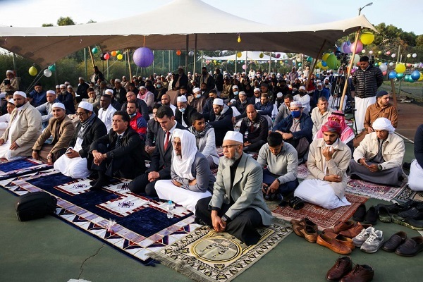 توزیع غذا در بین نیازمندان کیپ&zwnj;تاون به مناسبت عید فطر+ تصاویر