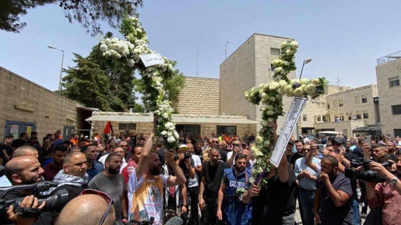 حمله نظامیان صهیونیست&zwnj;ها به مراسم تشییع &laquo;شیرین ابوعاقلة&raquo; در قدس