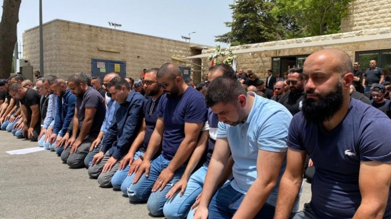 حمله نظامیان صهیونیست&zwnj;ها به مراسم تشییع &laquo;شیرین ابوعاقلة&raquo; در قدس