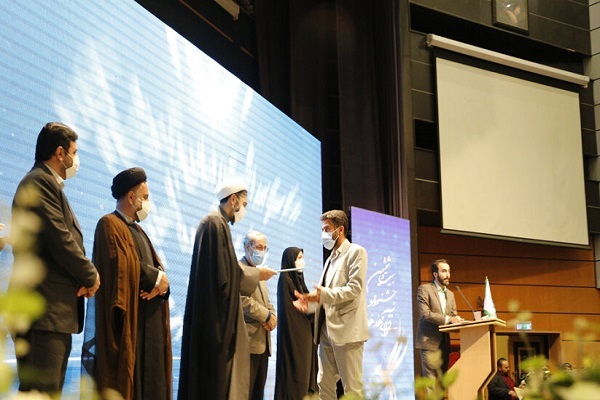 تجلیل از برگزیدگان بخش&zwnj; آوایی جشنواره هد هد