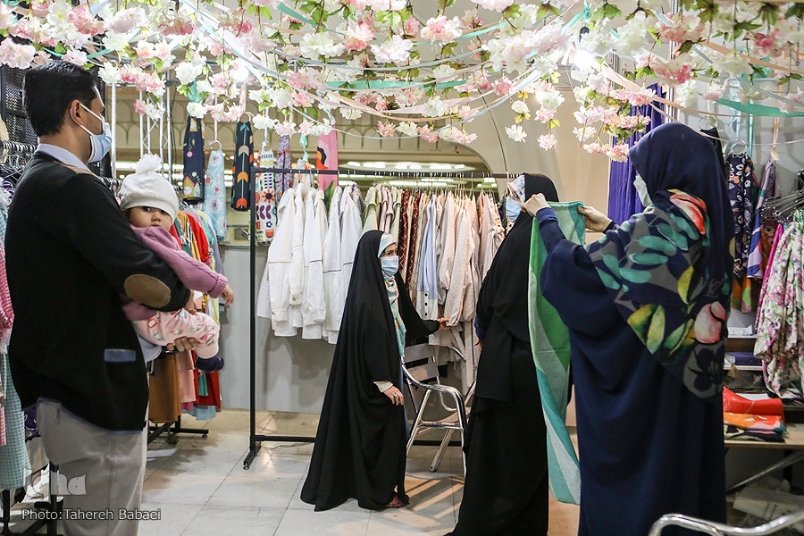 عرضه لباس&zwnj;های عفیفانه نوجوانان در بخش عفاف و حجاب نمایشگاه قرآن