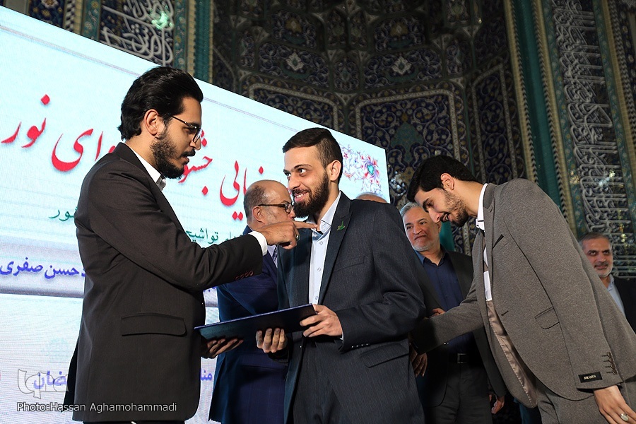 برترین‌های جشنواره آوای نور در نمایشگاه قرآن تجلیل شدند + عکس