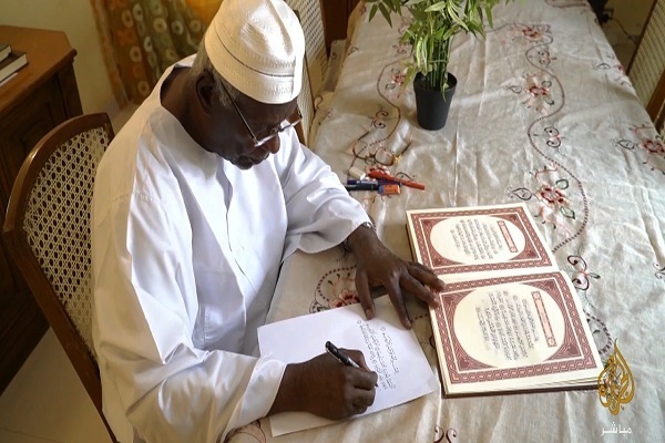 رؤیای قرآننویسی استاد سودانی محقق شد رؤیای قرآننویسی استاد سودانی محقق شد