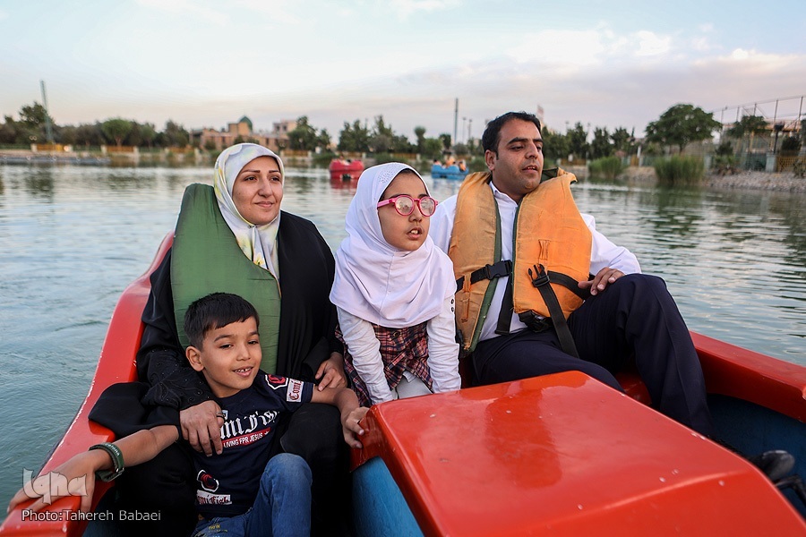 فرشتهای در خانه + فیلم و عکس فرشتهای در خانه + فیلم و عکس