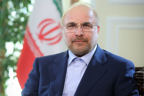 فراگیری درس مقاومت و امید از فرهنگ عاشورا و مهدویت