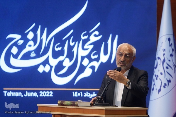 امام زمان(عج) هوای نائبش را دارد/ قبلا انتظار فقط در کتاب دعا بود