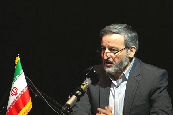 تکلف‌ها مانع ارتباط نسل جوان با قرآن می‌شود