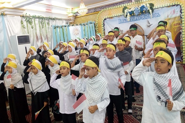 اجرای سلام فرمانده در جشن میلاد الرضا(ع) اندونزی + فیلم و عکس