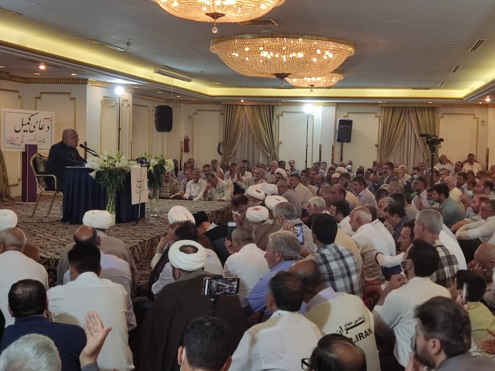 زمزمه دعای كمیل در مدینه النبی + فیلم