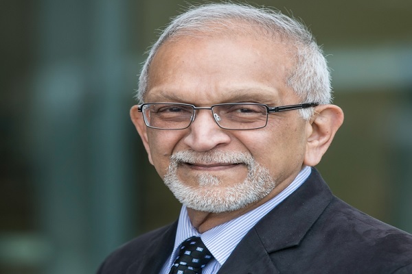 دعوت به تفکر انتقادی و پرهیز از خودباختگی؛ ویژگی برجسته اندیشه شریعتی دعوت به تفکر انتقادی و پرهیز از خودباختگی؛ ویژگی برجسته اندیشه شریعتی