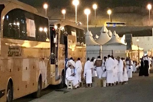 رمی جمره عقبه حجاج در سرزمین منا/ چه تعداد زائر به خانه خدا مشرف شدند