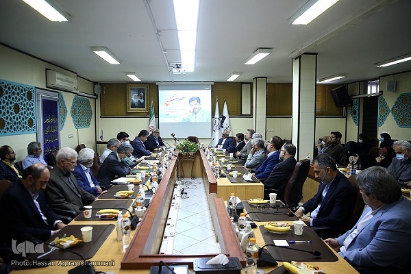 نمایش تصویری متمدنانه از ایران و پرچمداری انقلاب از ویژگی‌های خامه‌یار است