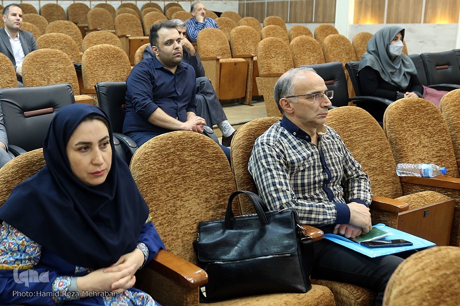 پنجشنبه//// مهمترین مشکل مدیریتی حوزه نشر نامتناسب بودن ساختار دولتی صنعت چاپ است