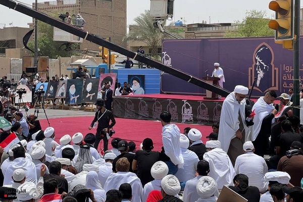 نماز جمعه یکپارچه شهرک صدر با خطبه تفرقه آمیز مقتدی نماز جمعه یکپارچه شهرک صدر با خطبه تفرقه آمیز مقتدی