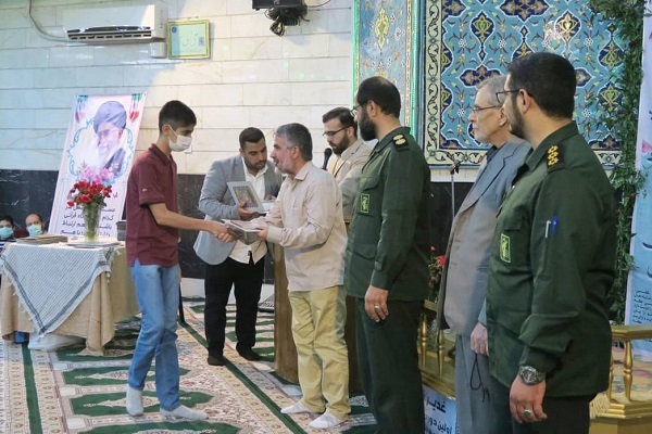 تجلیل از برگزیدگان مسابقه قرآنی غدیر 