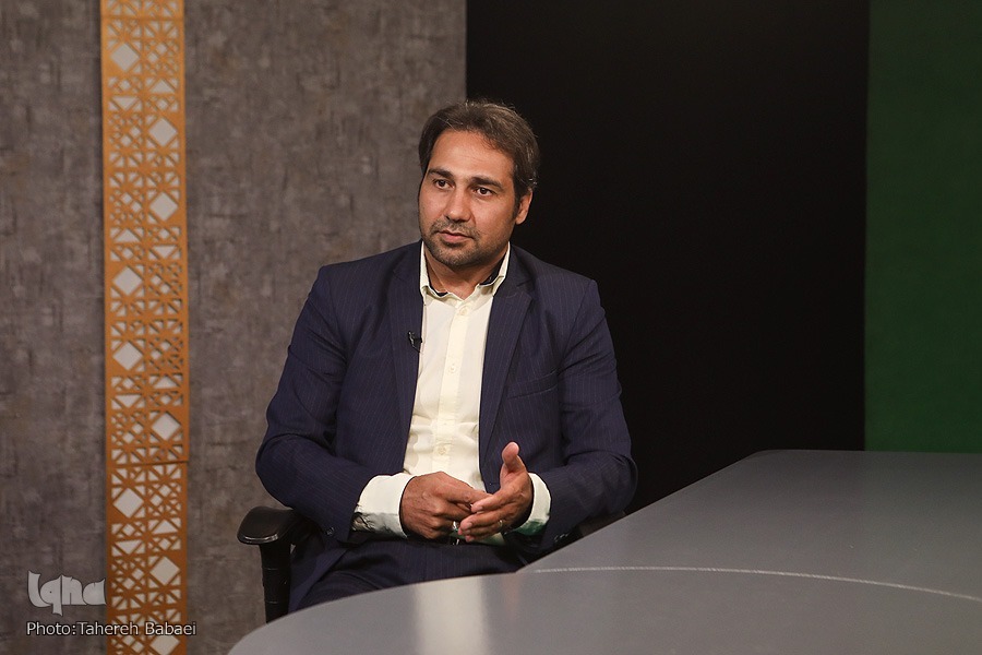 بخش اول کاظمی نیازمند فیلم /////در کاربردی&zwnj;سازی قرآن کم&zwnj;کاری کرده&zwnj;ایم/ خروجی جلسه قرآن تربیت قاری اجتماعی است