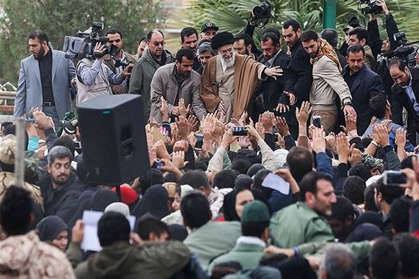 مردمی بودن؛ شاخص مبنایی انتخاب مسئولان در تفکر حکمرانی دینی مقام معظم رهبری