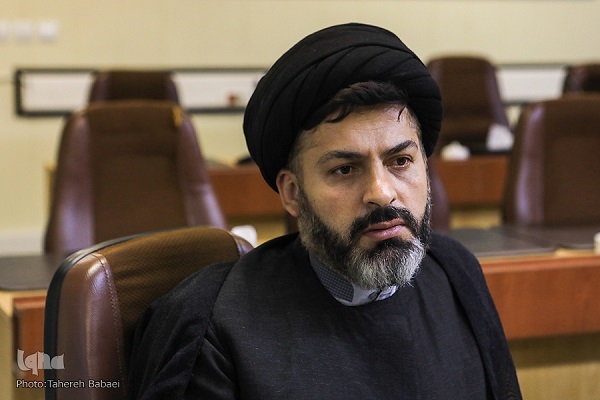 دولت مشاوران همراه زوجین را بیمه کند