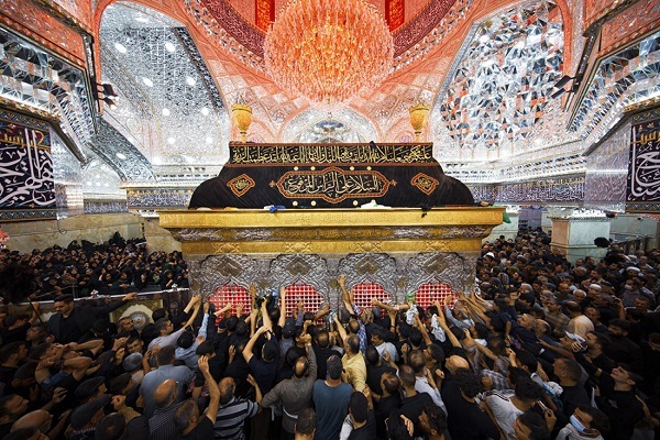 ندای لبیک یا حسین در حرم مطهر حسینی ندای لبیک یا حسین در حرم مطهر حسینی