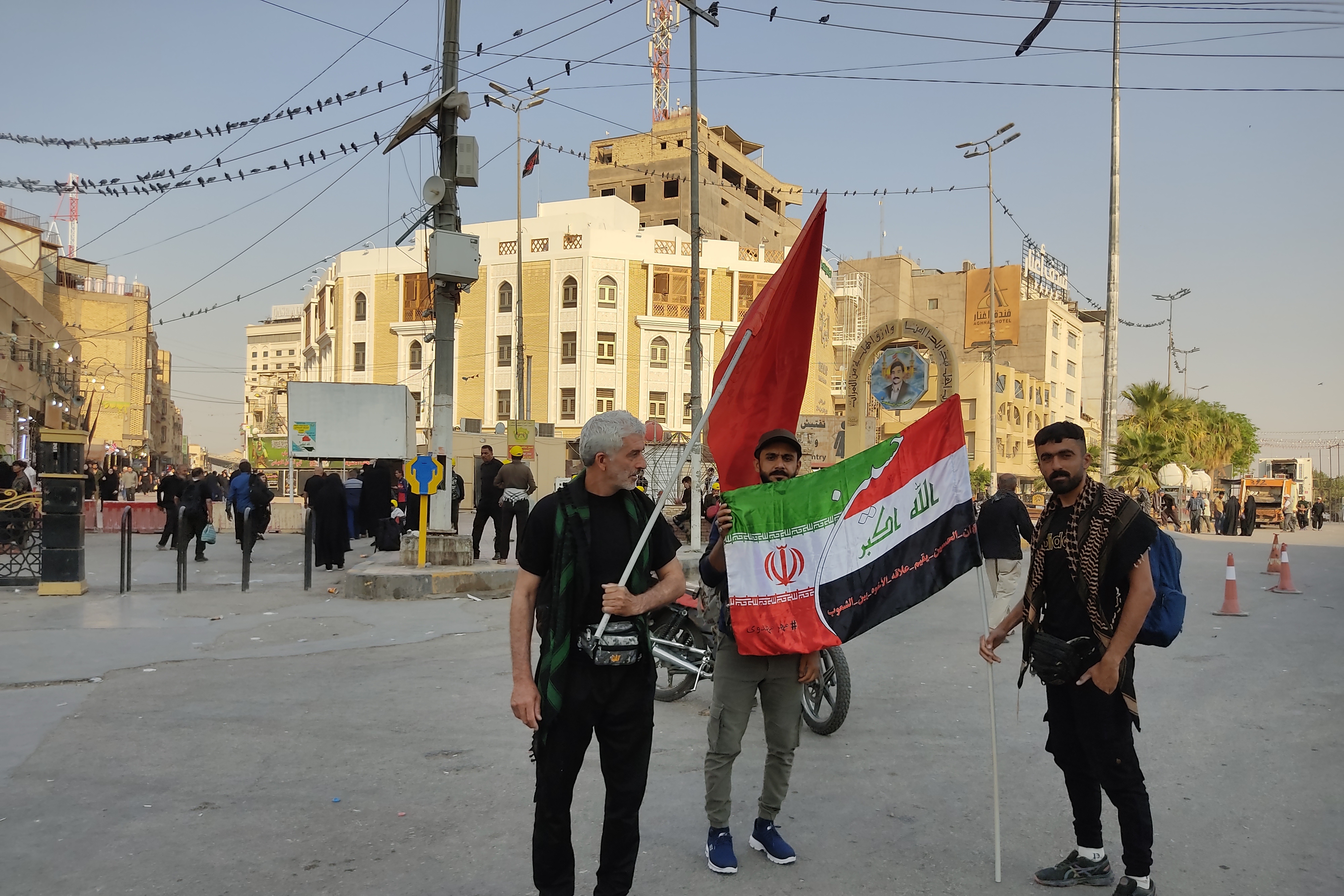 ورود بیش از 2 میلیون زائر پیاده ایرانی به عراق ورود بیش از 2 میلیون زائر پیاده ایرانی به عراق