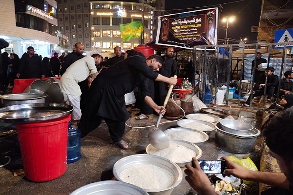 خدمت رسانی هندی ها به زائران اربعین