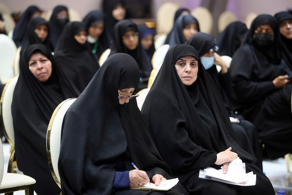 بانوان اربعینی و تلاش برای ارائه الگوی زن نه شرقی نه غربی