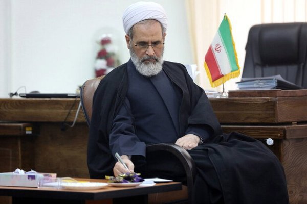 تسلیت آیت‌الله اعرافی به علما و حوزه علمیه اصفهان