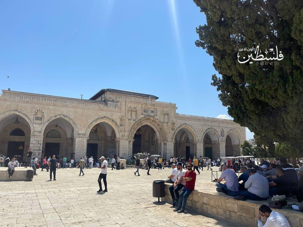 مشارکت 50 هزار نفری فلسطینیان در نماز جمعه مسجدالاقصی