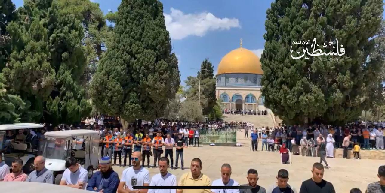 مشارکت 50 هزار نفری فلسطینیان در نماز جمعه مسجدالاقصی