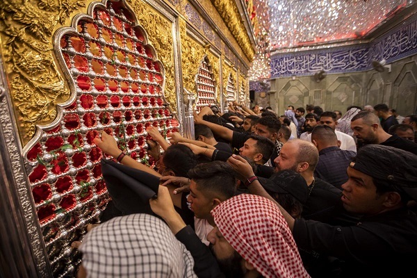 مسیر امام حسین (ع) و دیگر ائمه ادامه مسیر حضرت مسیح (ع) است مسیر امام حسین (ع) و دیگر ائمه ادامه مسیر حضرت مسیح (ع) است