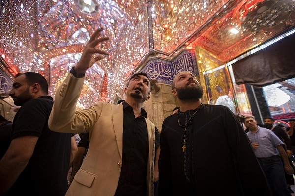 مسیر امام حسین (ع) و دیگر ائمه ادامه مسیر حضرت مسیح (ع) است مسیر امام حسین (ع) و دیگر ائمه ادامه مسیر حضرت مسیح (ع) است