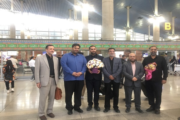 «علیرضا مُکاری» رتبه‌دار مسابقات قرآن کرواسی به کشور بازگشت + فیلم