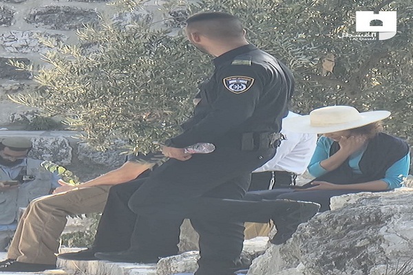 صهیونیست‌ها در حال انجام آداب تلمودی در مسجد الاقصی