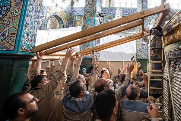 تداوم عملیات برچیدن ضریح قدیمی حضرت زینب (ع)+ عکس