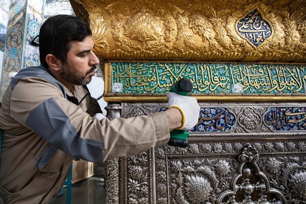 تداوم عملیات برچیدن ضریح قدیمی حضرت زینب (ع)+ عکس