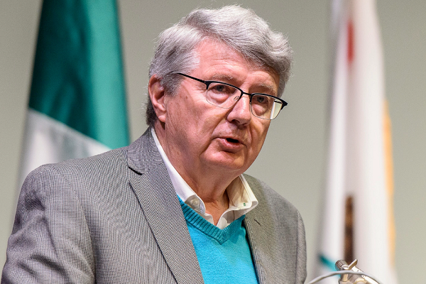 پروفسور بروس ای.کین، استاد علوم سیاسی در دانشگاه استنفورد