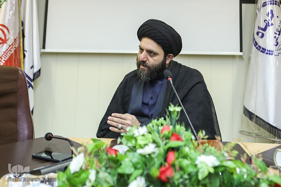 اولویت اهل بیت(ع) حفظ آرامش بود؛ هم در اعتراض هم در برخورد با معترض